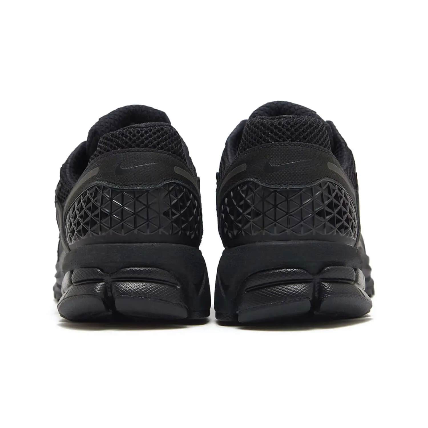 Air Zoom Vomero 5 'Triple Black'
