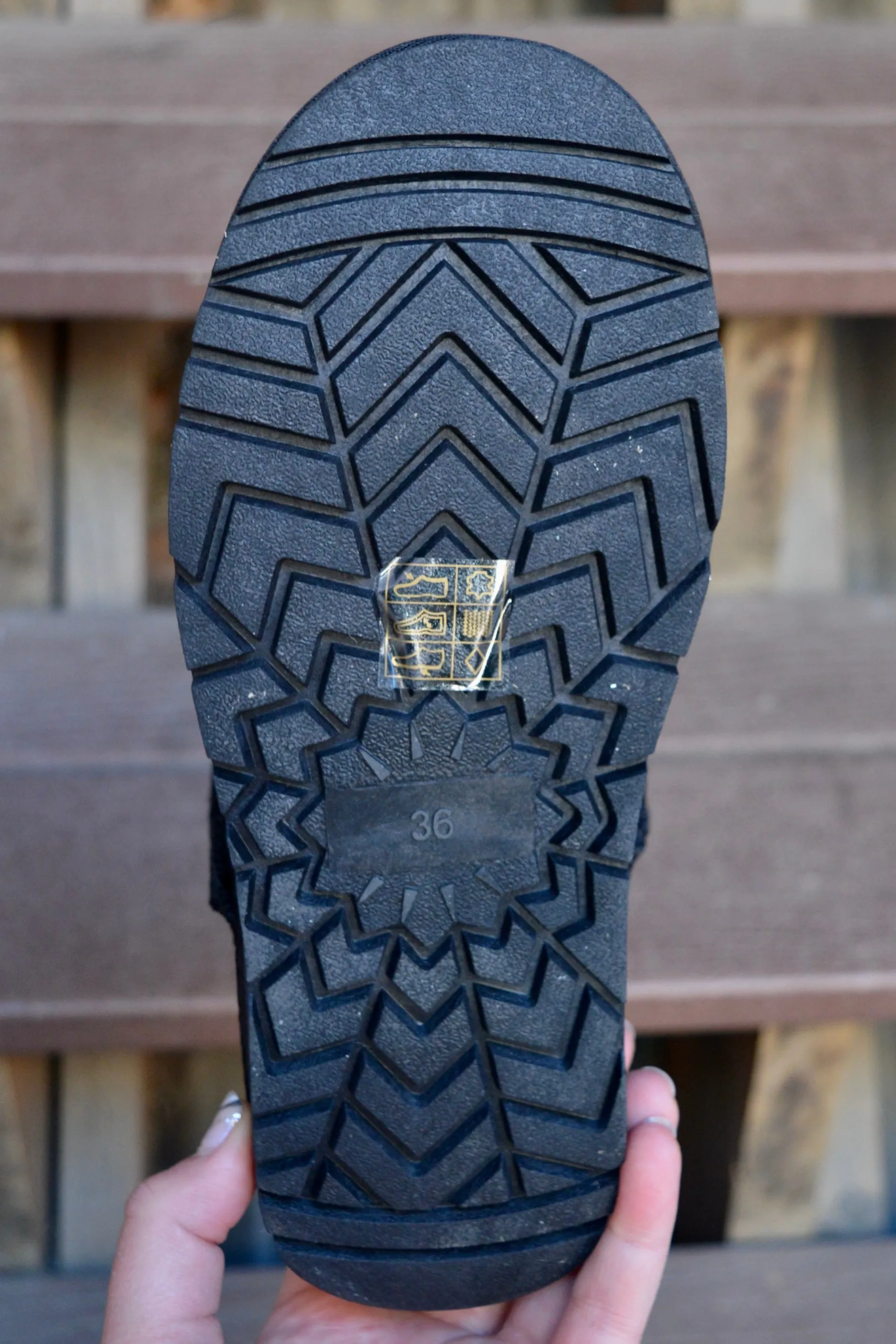 Snow Owl Whistler-08 Size 40 only