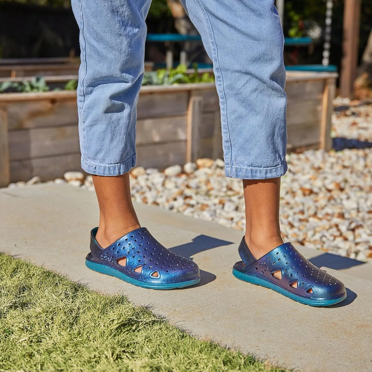 totes Unisex-Child Everywear Splash and Play Clog
