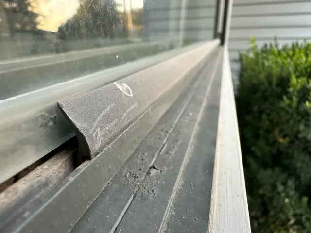 Trimview aluminium windows - Glazing Wedge vinyl